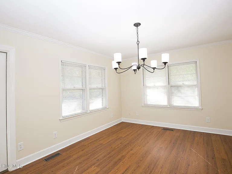 345 E New Hampshire Ave — Photo 15