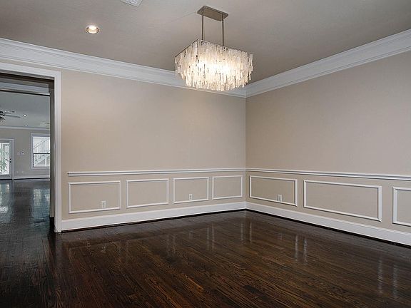 4th image of 737 W 20th St