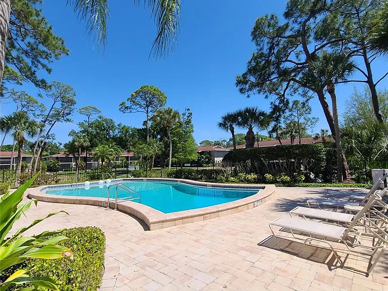 924 La Costa Cir #4 — Photo 16