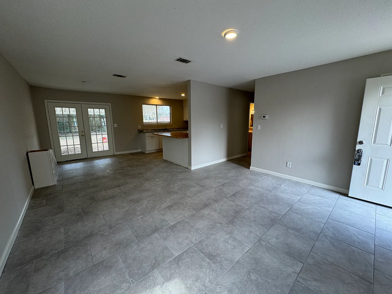 3 bed, 1.5 bath, 800 sqft, $1,250 — Photo 4