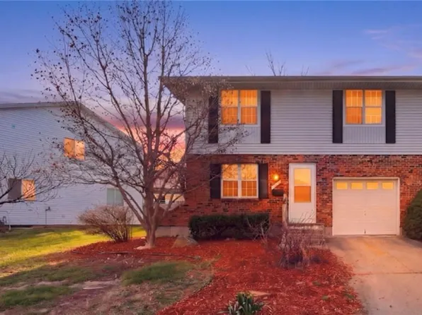 7136 NW Country Club Ln, Kansas City, MO 64152