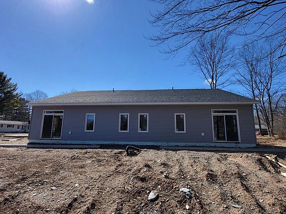 4th image of 1435 Princess Cres
