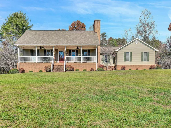340 Crandall Dr, Rocky Mount, VA 24151