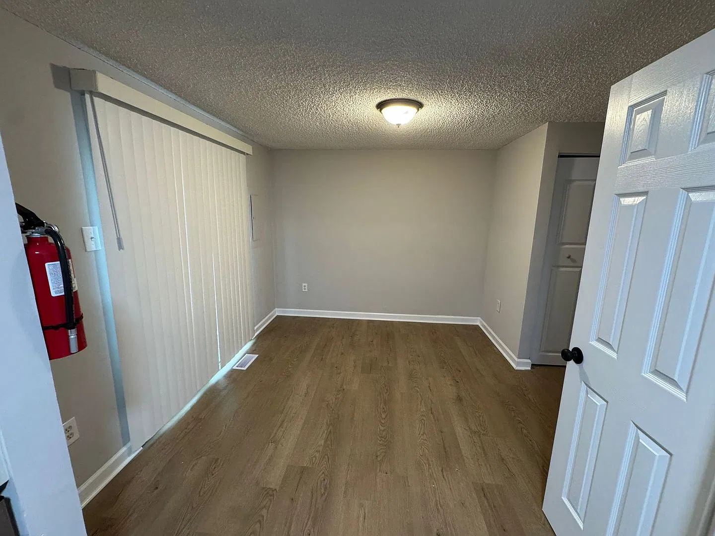 Charming 3-Bedroom, 1.5-Bath Home for Rent in Woodbury, NJ — Photo 4
