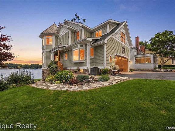 2nd image of 51 Crescent Ave