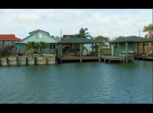 124 Lakeshore Dr, Rockport, TX 78382