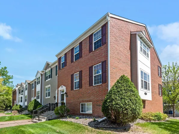 501 Village Pkwy, Circle Pines, MN 55014