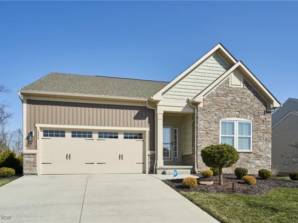 1999 E Woodland Dr, Akron, OH 44313