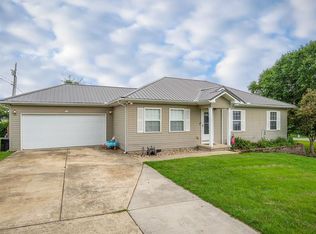711 Everville Dr, Livingston, TN 38570