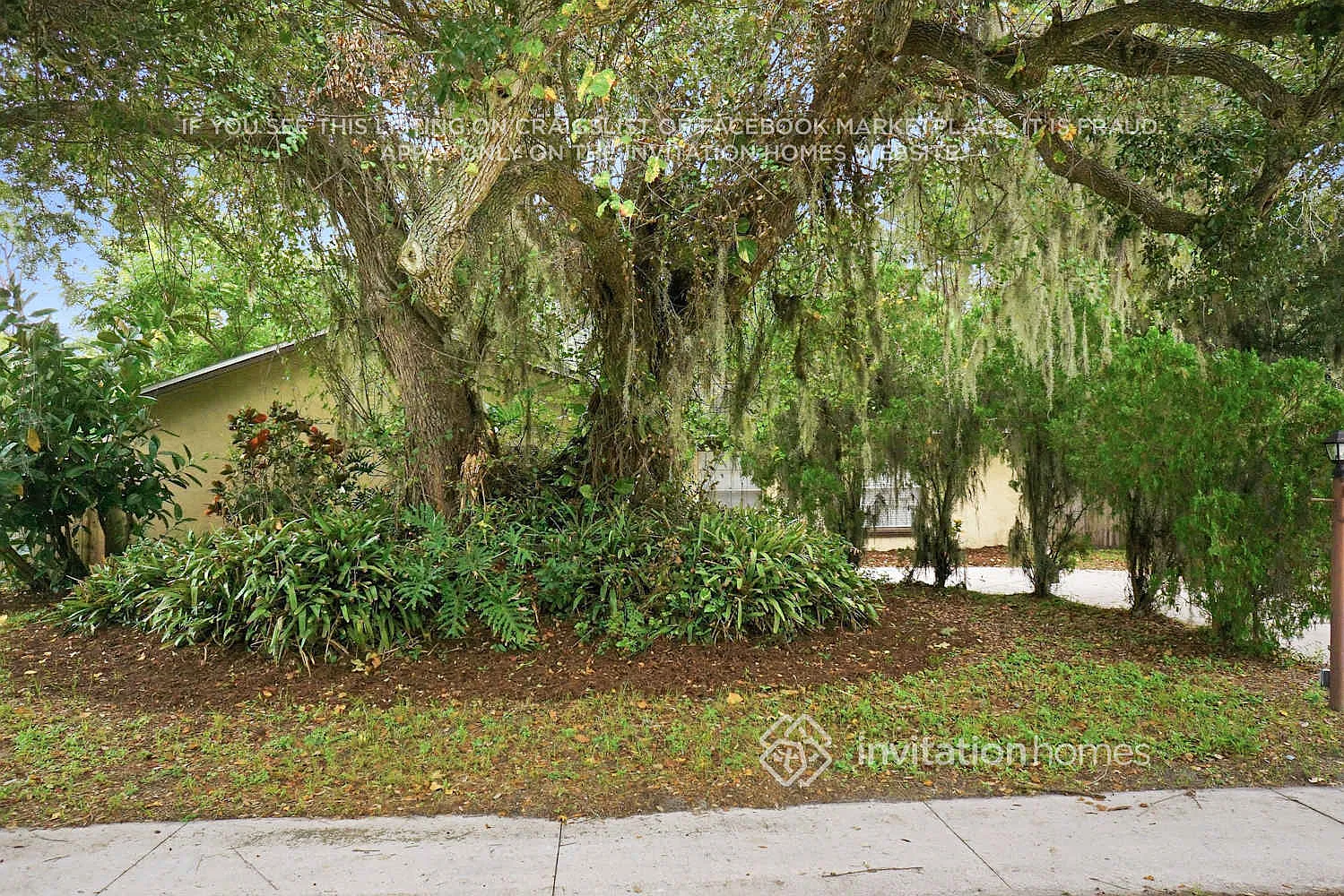 2719 Linwood Dr Sarasota, FL 34232 — Photo 2