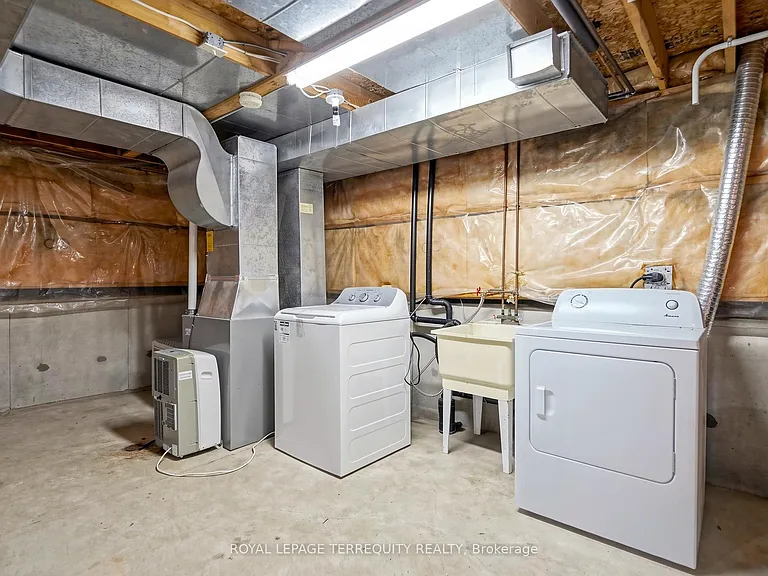 7 Yorkville Ct — Photo 41