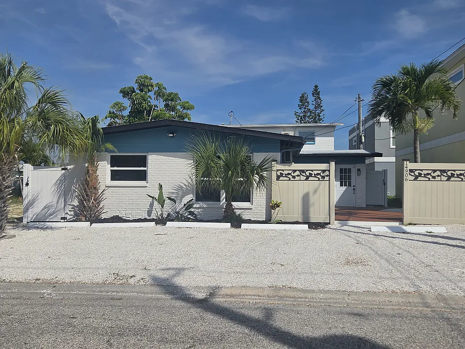 14906 N Bayshore Dr #1