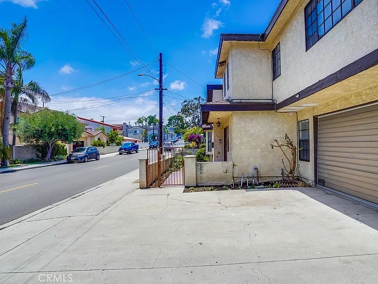 1307 Mackay Ln — Photo 4