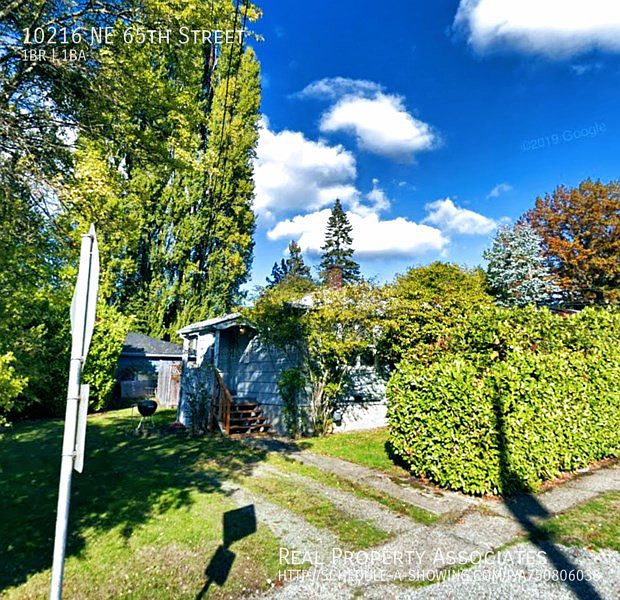 1st image of 10216 NE 65th St