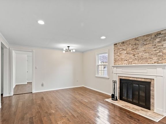 3rd image of 30 Meisel Ave
