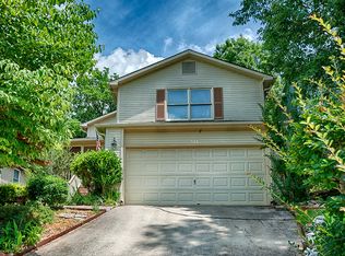 521 Farmingdale Rd SE, Huntsville, AL 35803