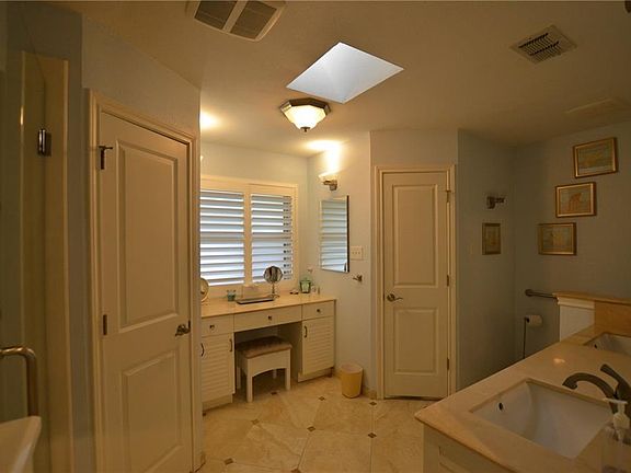 4th image of 3663 Forest Trail Dr