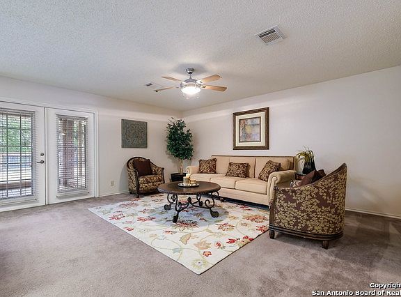 5th image of 1677 Jasmine Dr