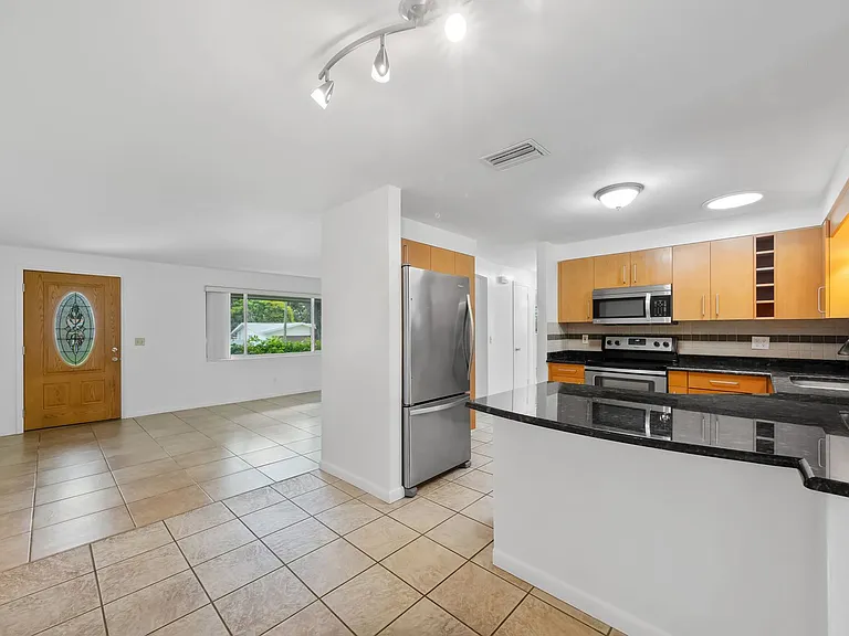 1812 Lady Mary Dr — Photo 10
