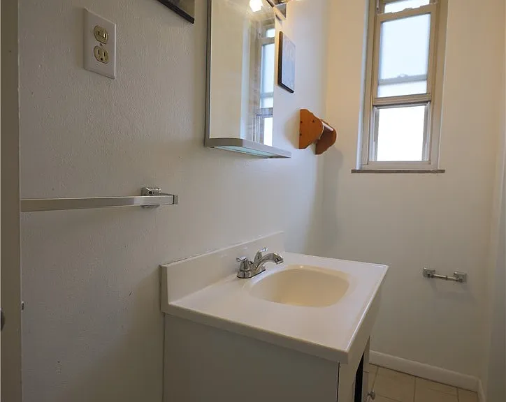 144 N Dithridge St #702 — Photo 17