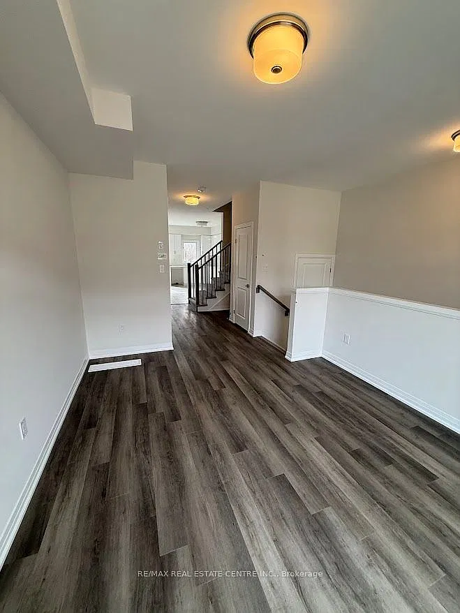 3 bed, $2,100 — Photo 2