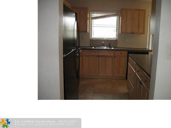 4th image of 4330 NE 13th Ter
