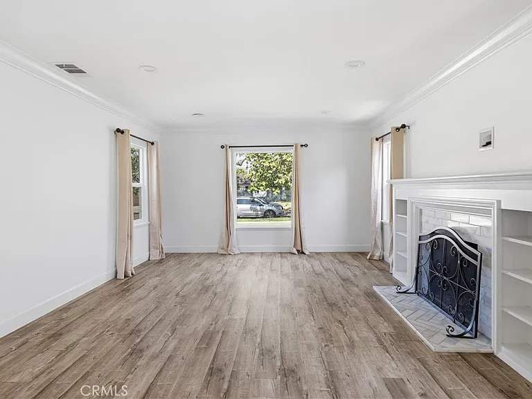 2311 Valencia St — Photo 6