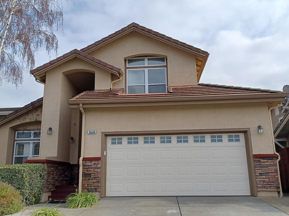 1st image of 16440 Kings Canyon Ct