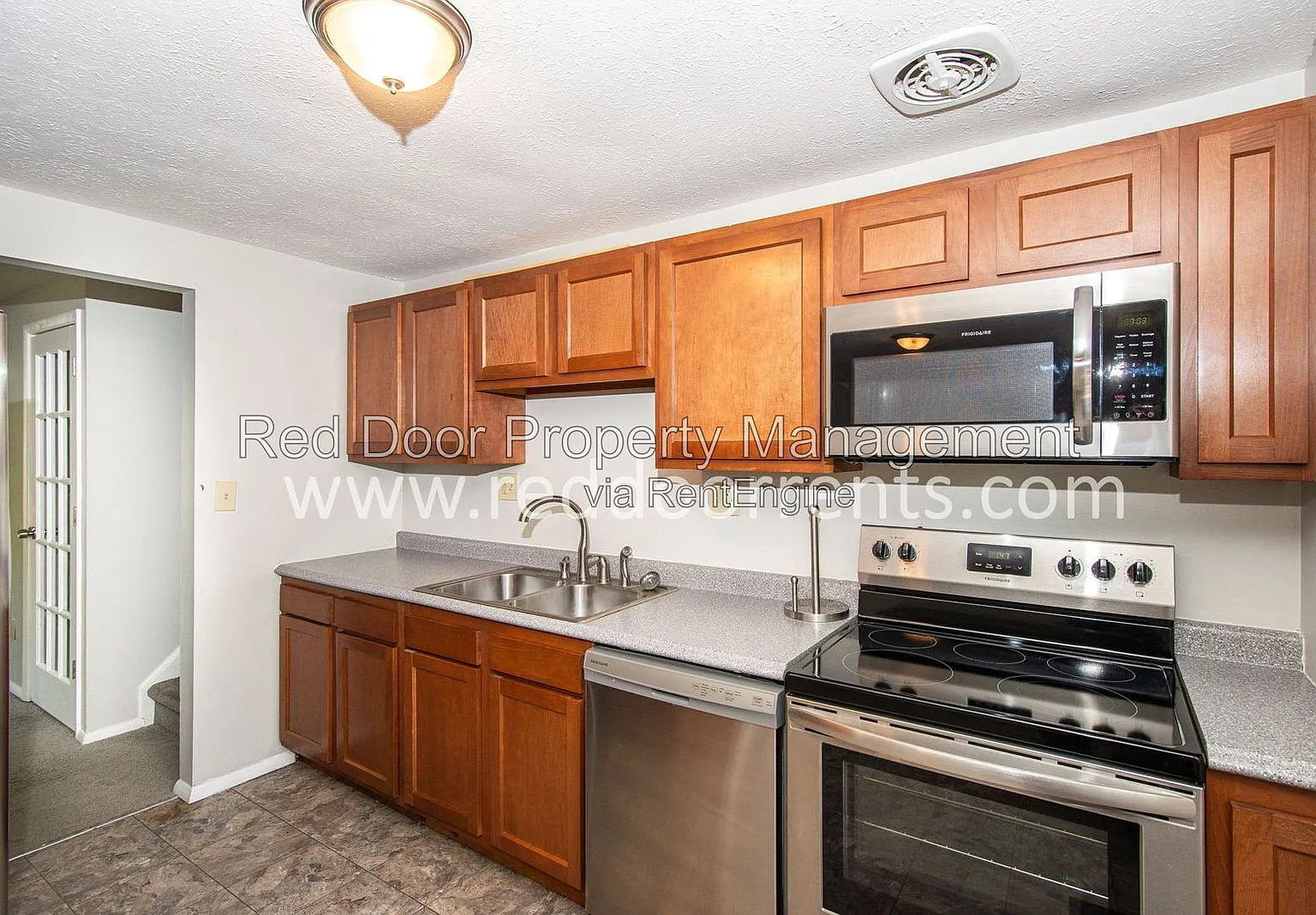 3 bed, 1.0 bath, 1602 sqft, $1,700 — Photo 3