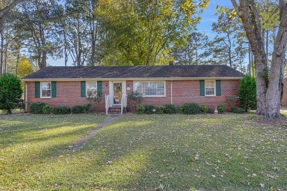 1st image of 407 Bobby Jones Dr