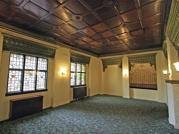 17725 Manderson Lobby 3