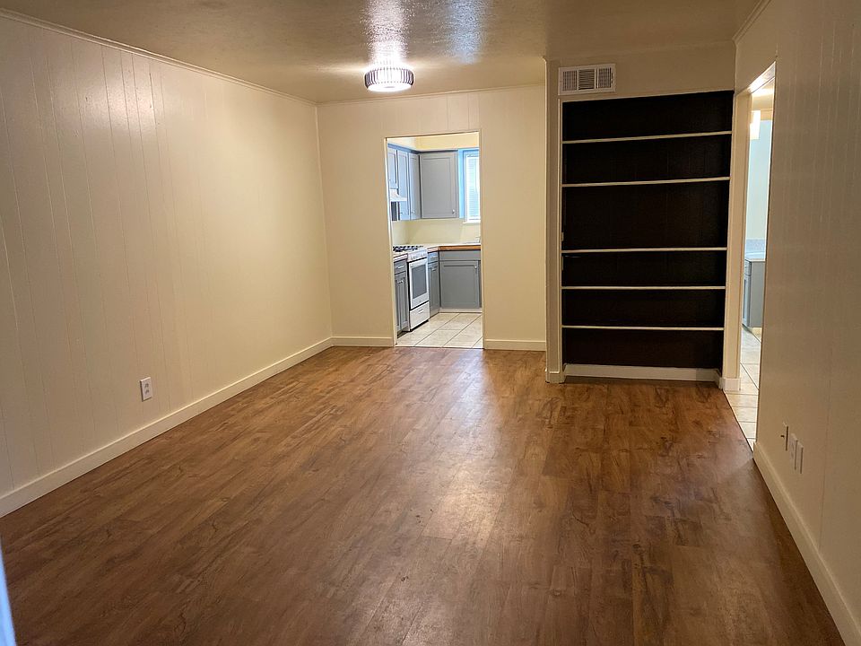 Living/Dining - Entry