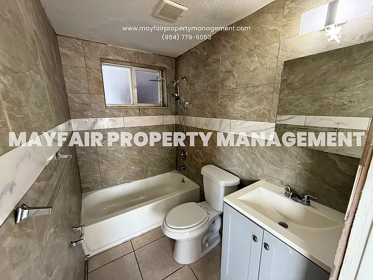 100 NW 30th Ave #1 — Photo 9