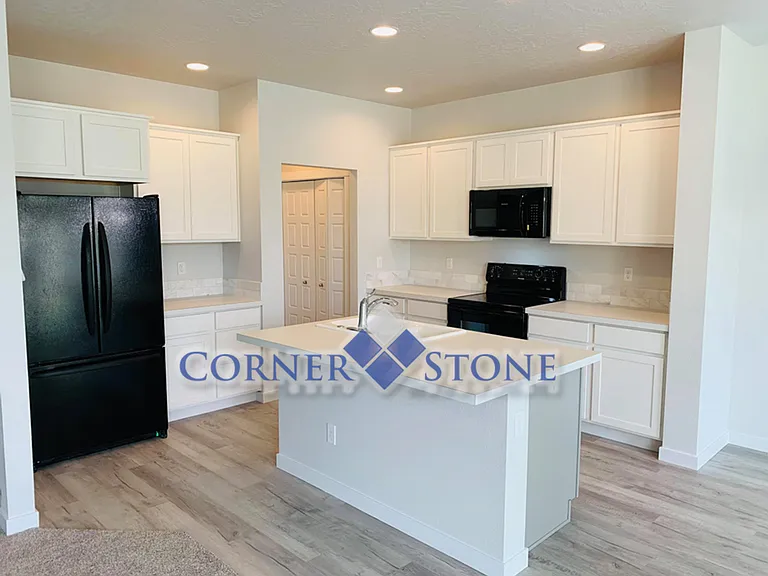 3301 S Daybreak Ave — Photo 5