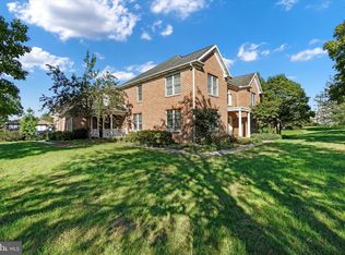995 Wetherburn Dr, York, PA 17404