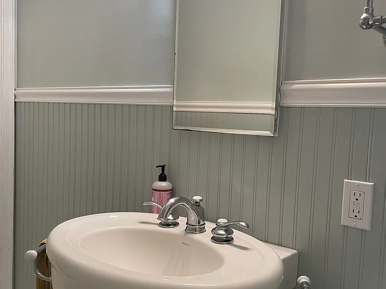 608 Chapman St — Photo 16