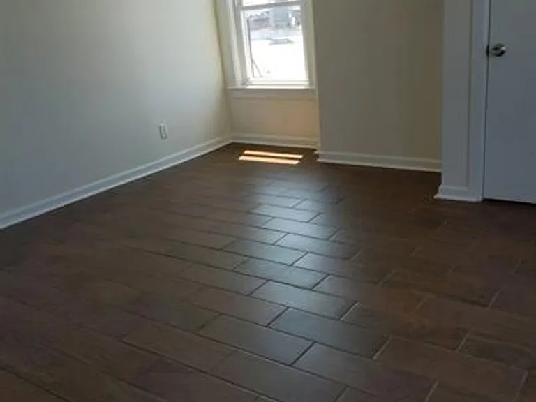 2219 Maryland Ave — Photo 4