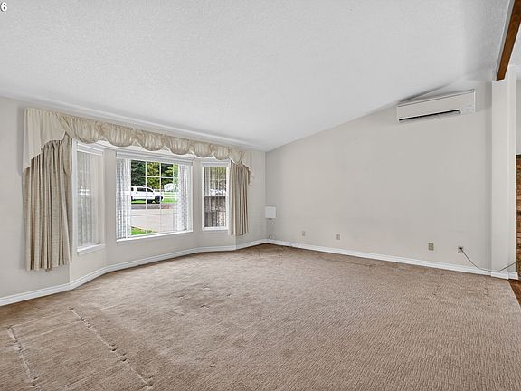 4th image of 20222 S Athens Dr