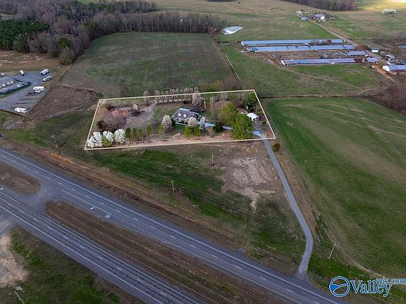 3rd image of 3592 State Highway 35