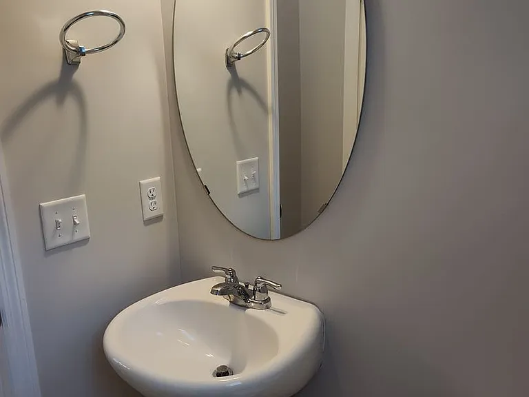 5236 Hampton St NE — Photo 22