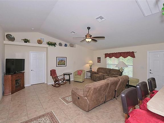 3rd image of 1011 Anza Ave