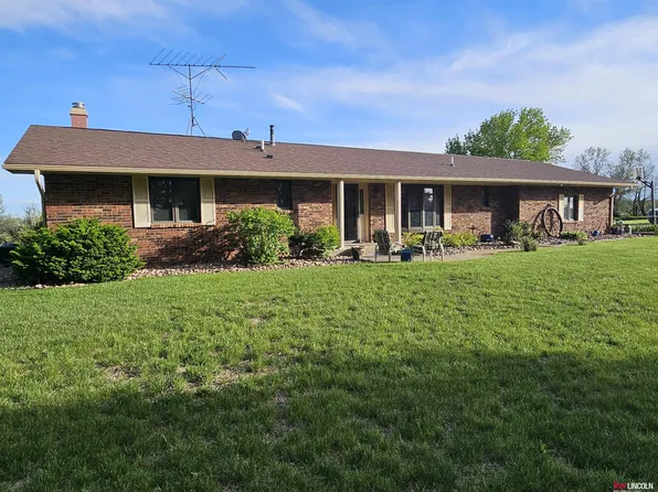 1317 15th Rd, Geneva, NE 68361