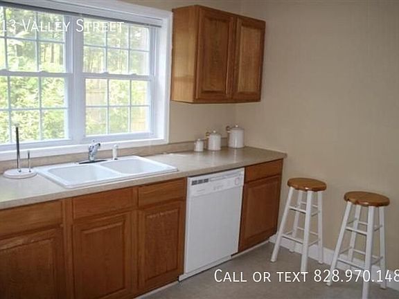 4th image of 313 Valley St