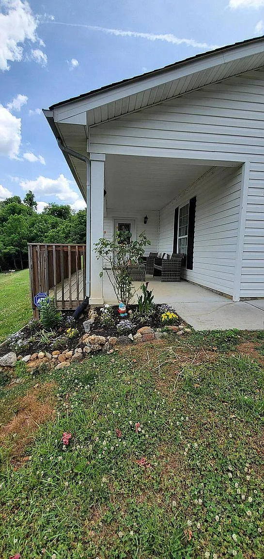 301 McCall Rd — Photo 3