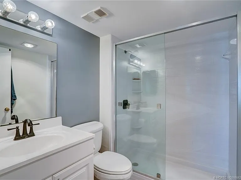 5601 NE Gulfstream Way — Photo 41