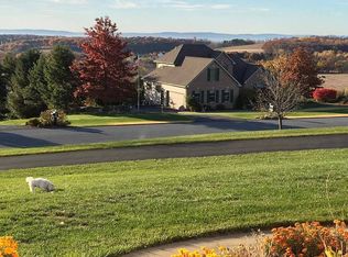 2836 Buena Vista Dr, Bath, PA 18014