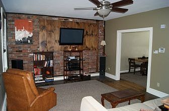Lovely Living Room w/ Brick Wall