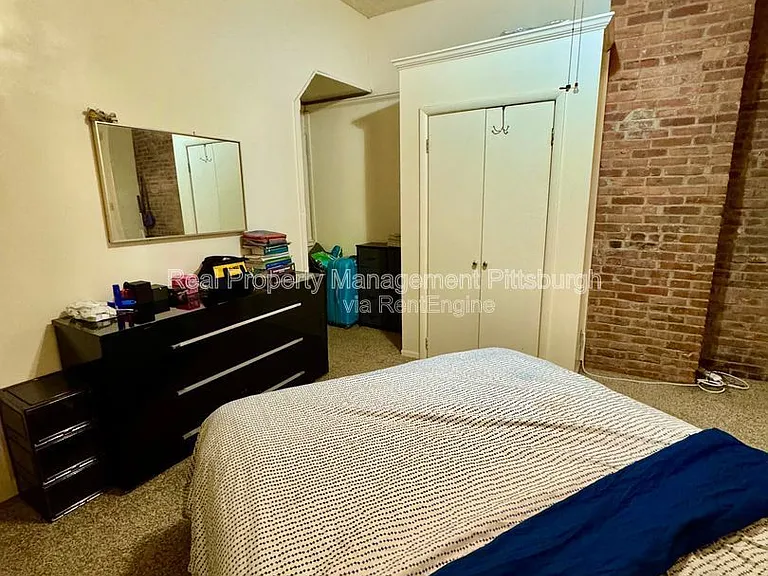2218 Sarah St #1 — Photo 8