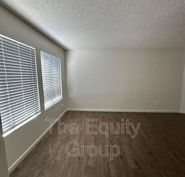 312 1/2 N Park St — Photo 5