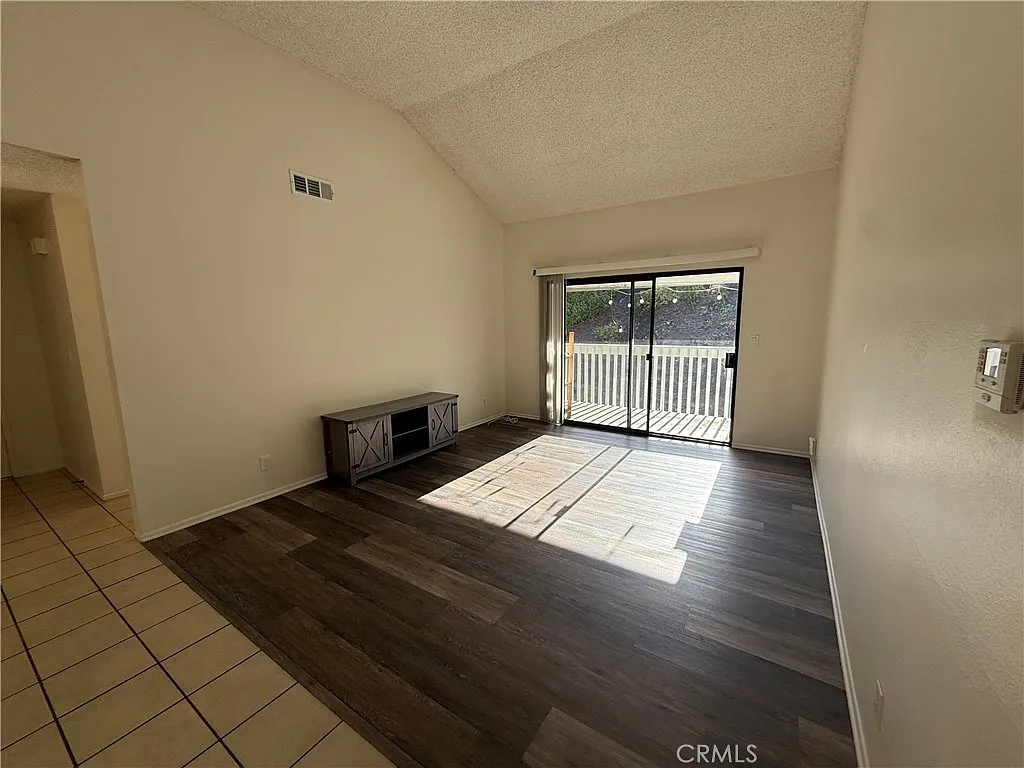 2 bed, 1200 sqft, $2,900 — Photo 3